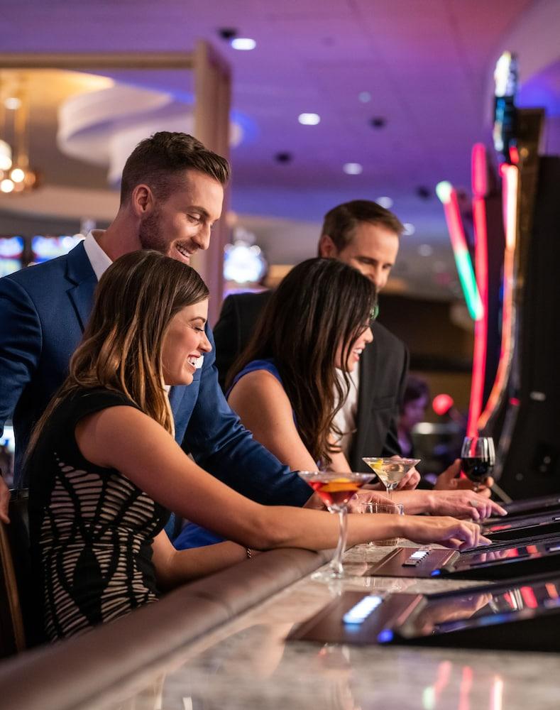 Le Merigot At Tropicana Evansville Bagian luar foto